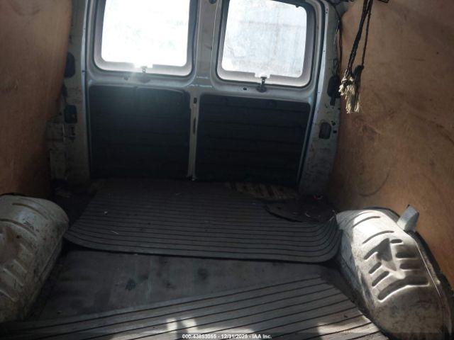 Chevrolet Express Work Van Image 3