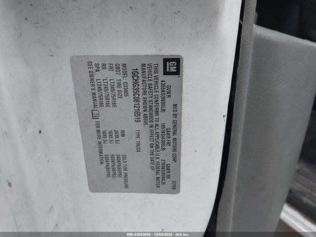 Chevrolet Express Work Van Image 4