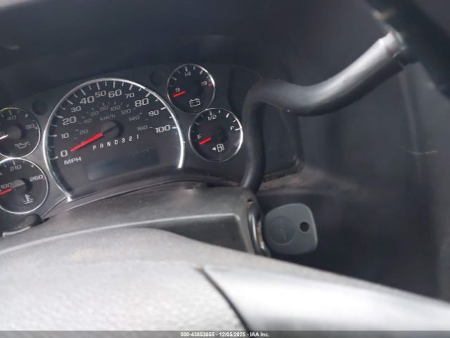 Chevrolet Express Work Van Image 2