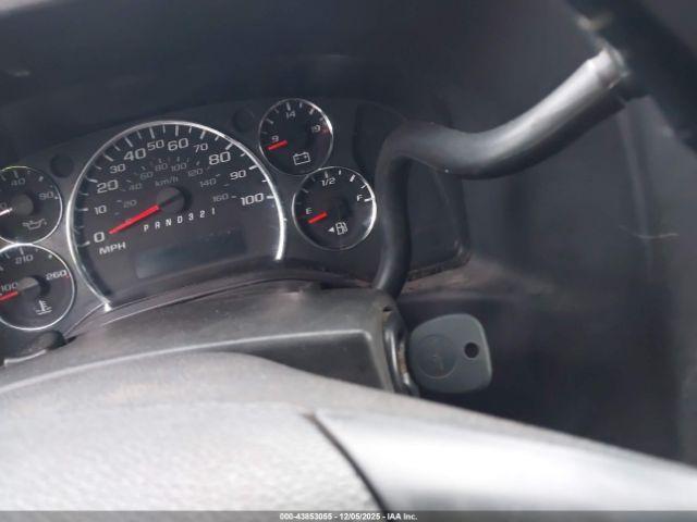 Chevrolet Express Work Van Image 2