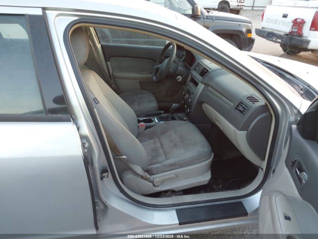 Ford Fusion S Image 9