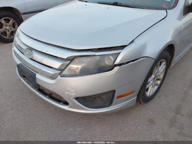 Ford Fusion S Image 4