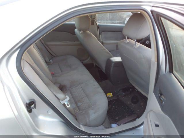 Ford Fusion S Image 5