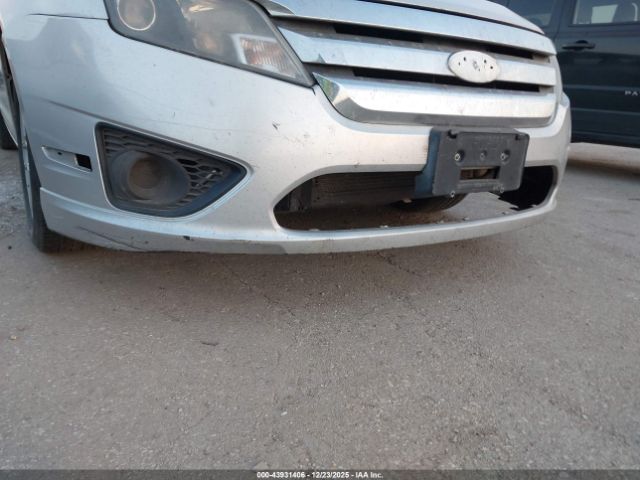 Ford Fusion S Image 2