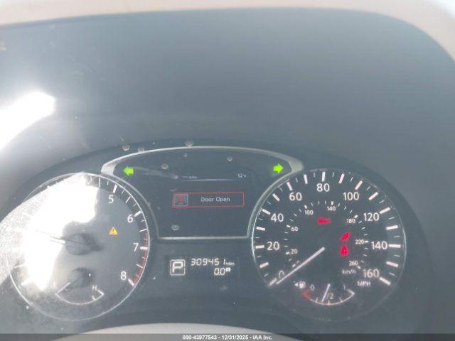 Nissan Pathfinder Sv Image 2