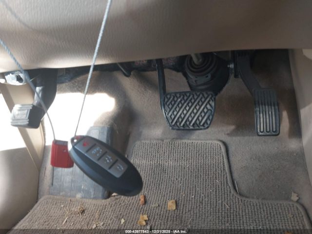 Nissan Pathfinder Sv Image 9