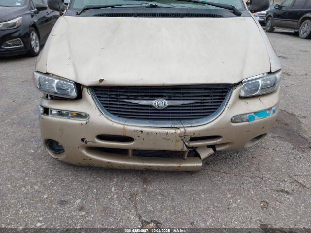 Chrysler Town & Country Limited Image 5