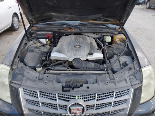 Cadillac STS V8 Image 8