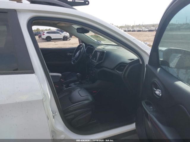 Jeep Cherokee Trailhawk 4x4 Image 5