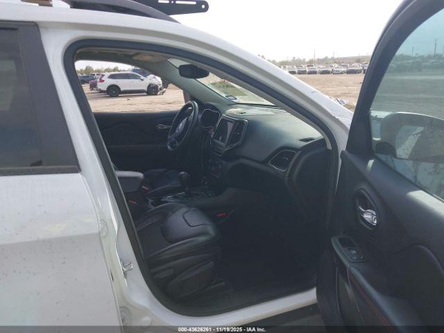 Jeep Cherokee Trailhawk 4x4 Image 5