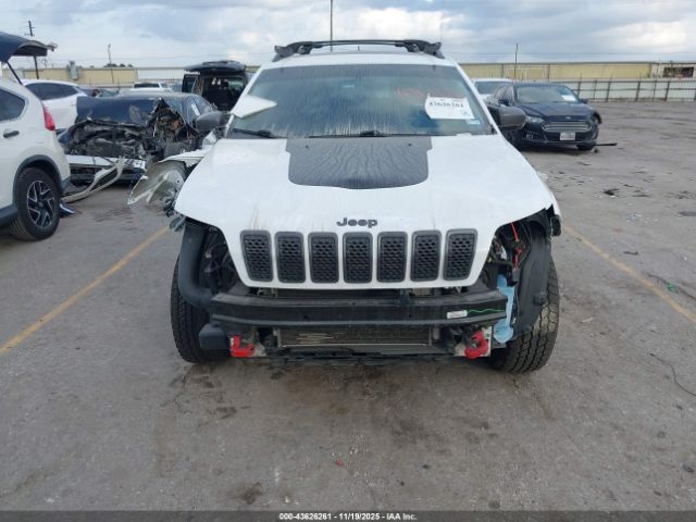 Jeep Cherokee Trailhawk 4x4 Image 6