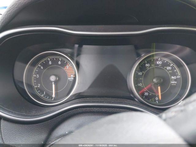 Jeep Cherokee Trailhawk 4x4 Image 9