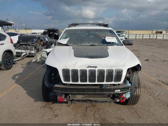 Jeep Cherokee Trailhawk 4x4 Image 17