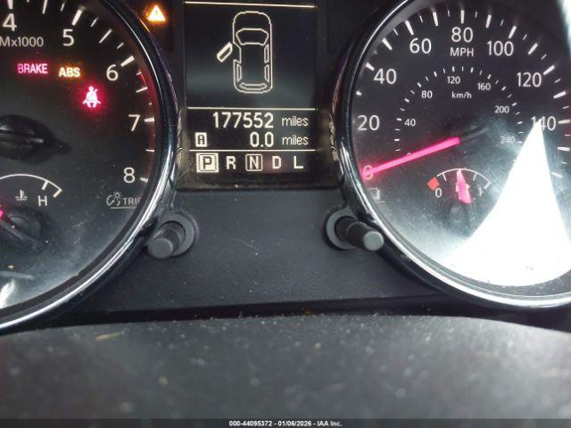 Nissan Rogue S Image 7