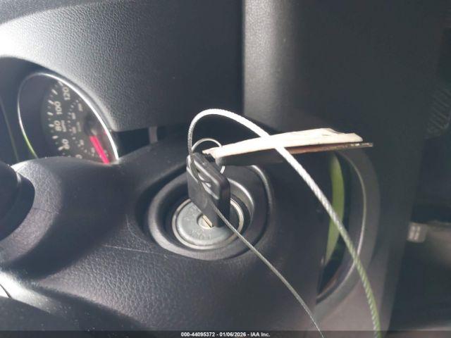 Nissan Rogue S Image 9