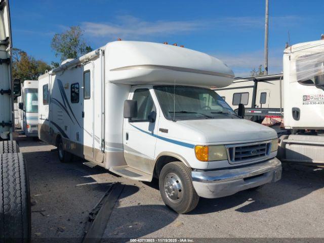  Salvage Ford Trail Lite