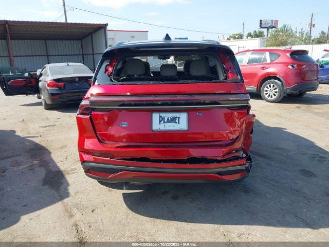 Lincoln Nautilus Reserve Image 13