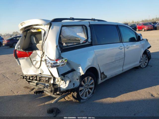 Toyota Sienna Limited V6 Image 4