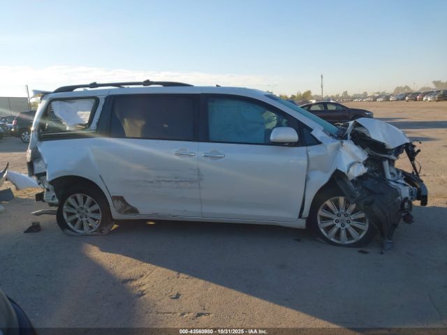 Toyota Sienna Limited V6 Image 12