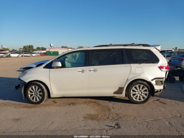 Toyota Sienna Limited V6 Image 13