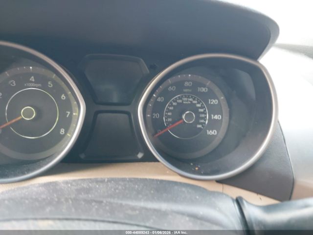 Hyundai ELANTRA Limited Image 8