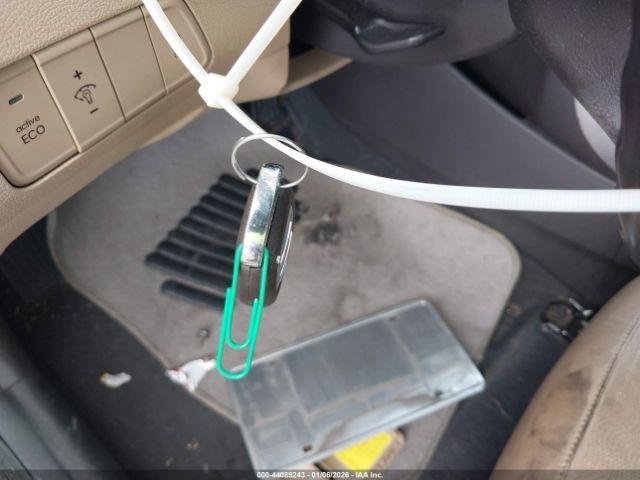 Hyundai ELANTRA Limited Image 10