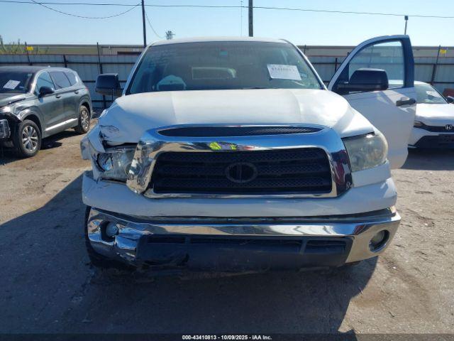 Toyota Tundra Sr5 5.7l V8 Image 2