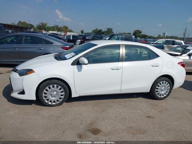 Toyota Corolla Le Image 14