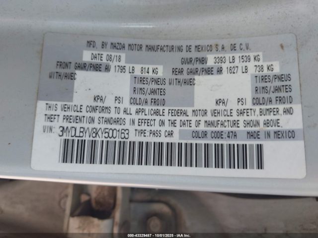 Toyota Yaris Le Image 3