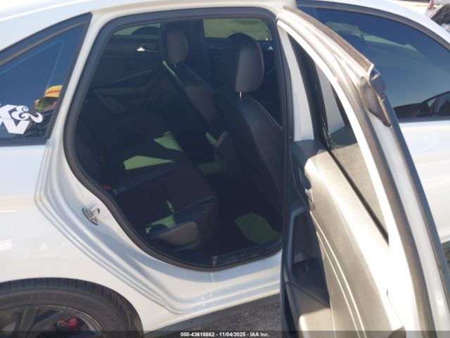 Volkswagen Jetta 2.0t Autobahn Image 16