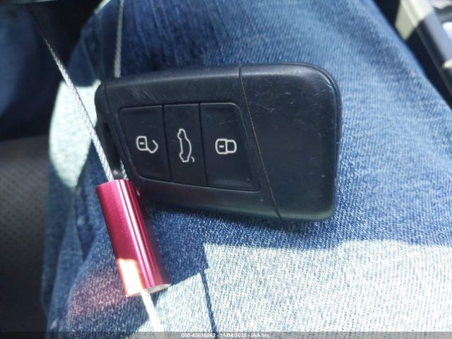 Volkswagen Jetta 2.0t Autobahn Image 8