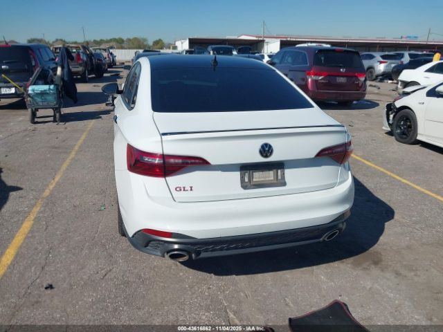 Volkswagen Jetta 2.0t Autobahn Image 12