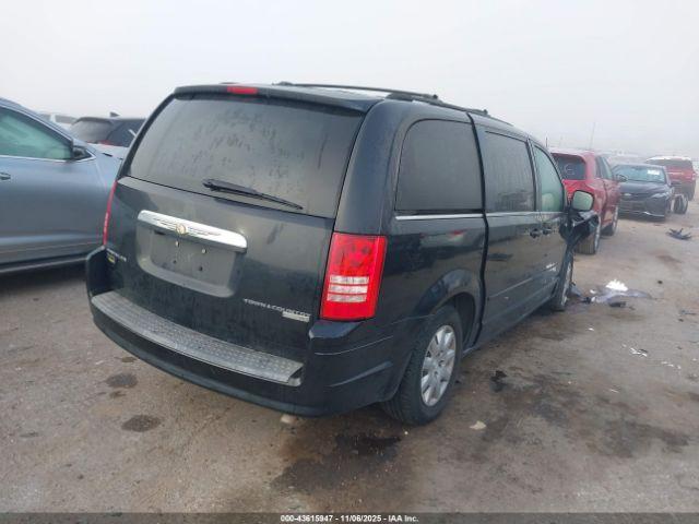 Chrysler Town & Country Lx Image 12
