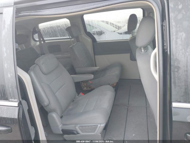 Chrysler Town & Country Lx Image 10