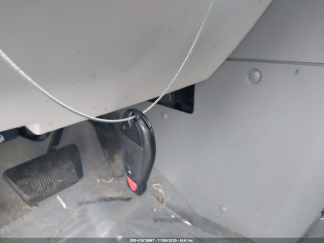 Chrysler Town & Country Lx Image 14