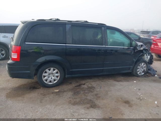 Chrysler Town & Country Lx Image 13