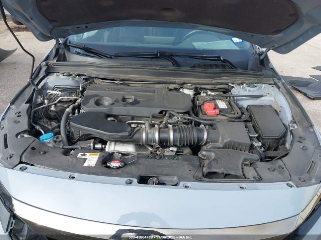 Honda Accord Sport 2.0t Image 8