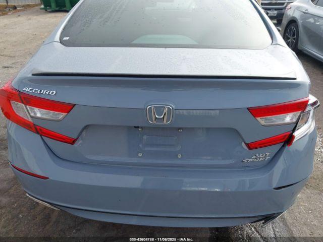 Honda Accord Sport 2.0t Image 13