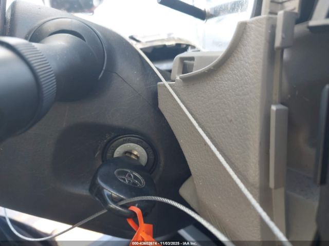 Toyota Corolla Le Image 8