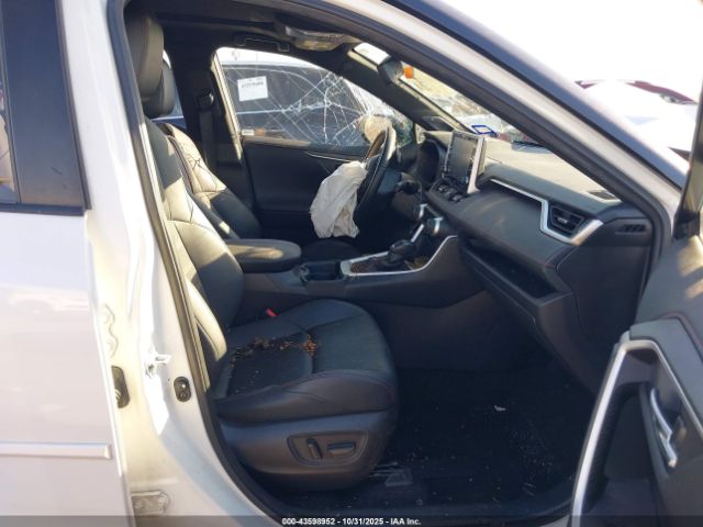 Toyota RAV4 Xse Image 10