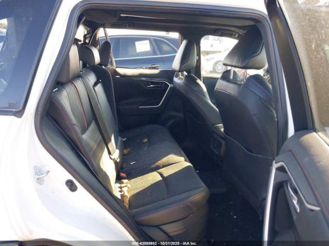 Toyota RAV4 Xse Image 8