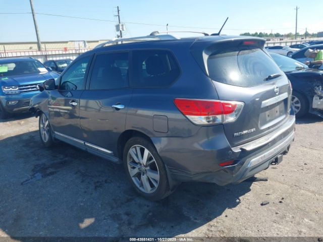 Nissan Pathfinder Platinum Image 2