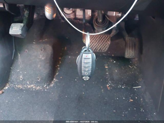 Nissan Pathfinder Platinum Image 11