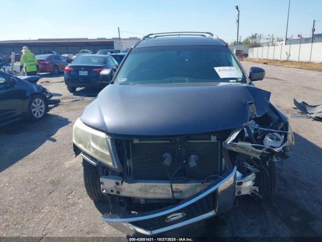 Nissan Pathfinder Platinum Image 15