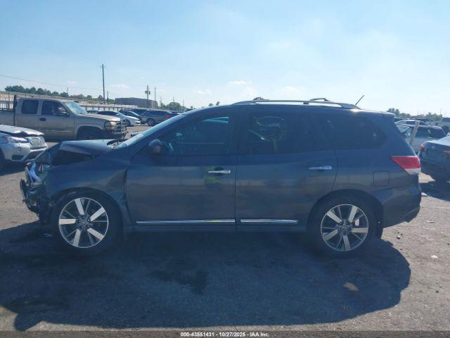 Nissan Pathfinder Platinum Image 12