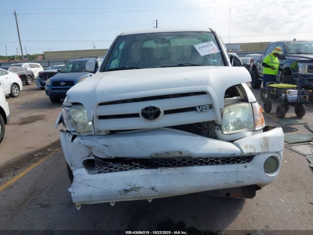Toyota Tundra Limited V8 Image 14