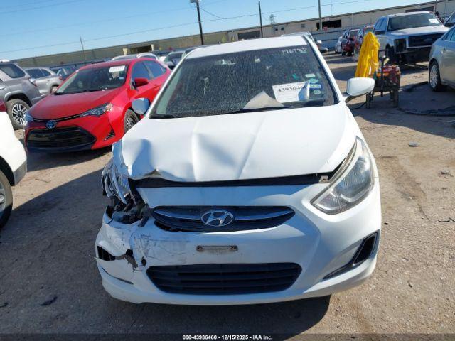 Hyundai ACCENT Gls Image 11