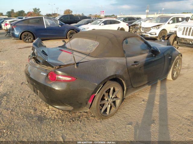 Mazda MX-5 Miata Grand Touring Image 4