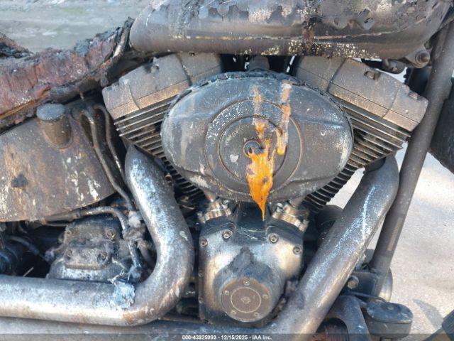 Harley-Davidson Fxst Custom Image 7