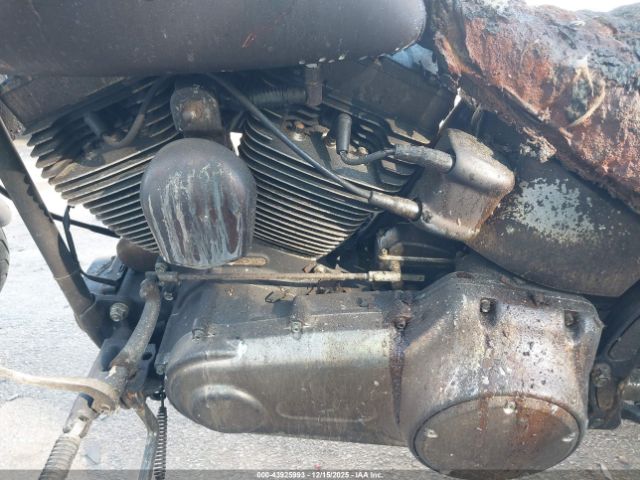 Harley-Davidson Fxst Custom Image 6